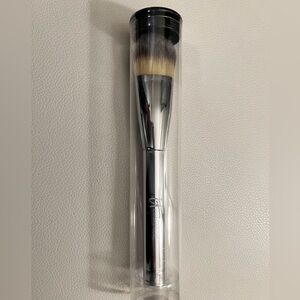 IT Cosmetics Heavenly Luxe Plush Paddle Foundation Brush, New